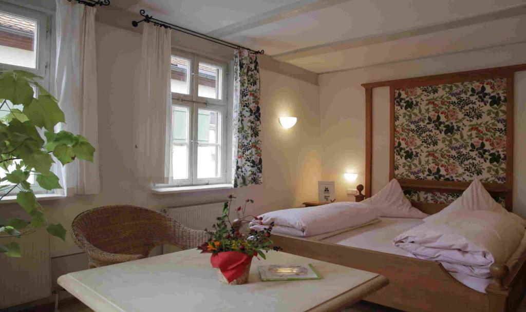 Hotel Weisses Ross Dinkelsbuehl Ngoại thất bức ảnh